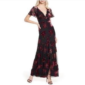 NWOT harlyn cape sleeve maxi velvet dress Small
